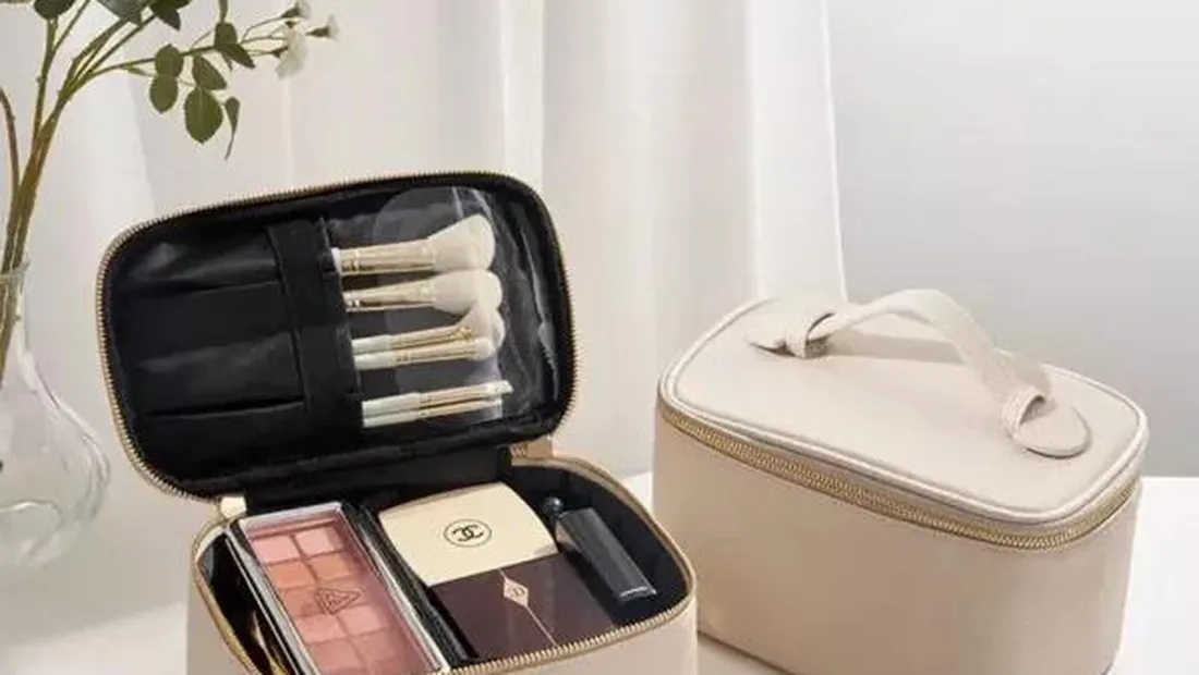 Lay Flat Cosmetic Bags: How the Wide-Open Design Is Built
